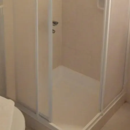 Zeus فندق تورونشْ