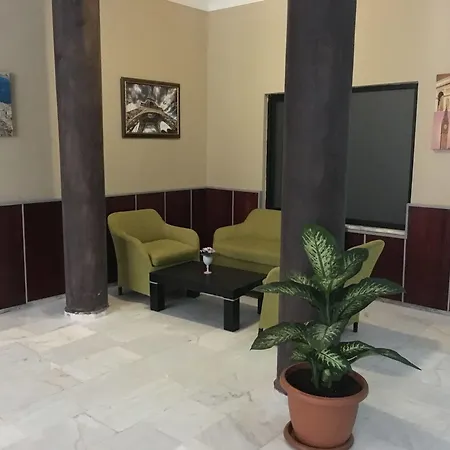 Zeus فندق تورونشْ