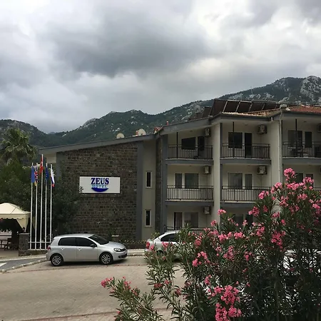 فندق Zeus تورونشْ