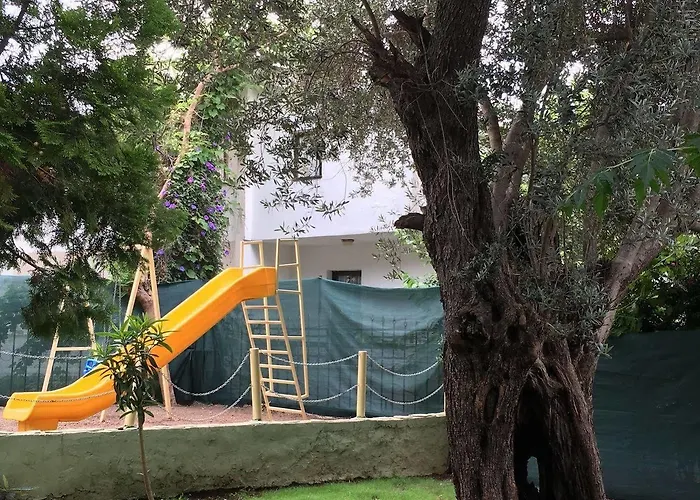 호텔 Zeus 투룬치